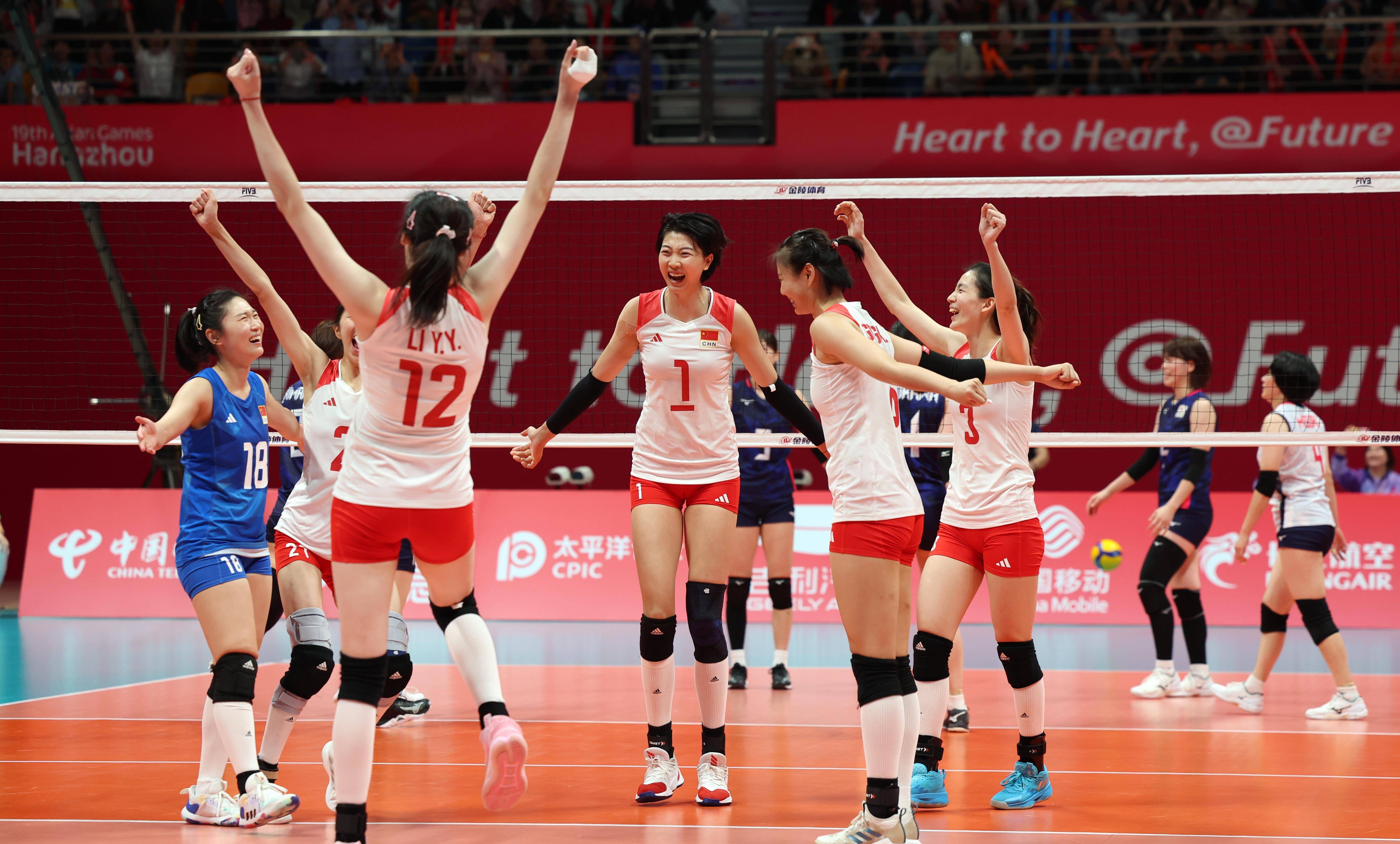 排球公开赛掀起高潮,辽东雷豹队逆转祁连雄狮队,高压逼抢奏功——冲刺阶段不容有失的简单介绍 排球公开赛掀起高潮,辽东雷豹队逆转祁连雄狮队,高压逼抢奏功——冲刺阶段不容有失的简单介绍