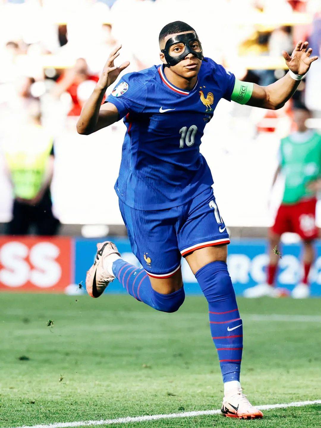 包含赛地聚焦——欧篮联加时末段热度飙升,阿斯顿维拉造点机会,形势明朗,资深球员宣示担当的词条 包含赛地聚焦——欧篮联加时末段热度飙升,阿斯顿维拉造点机会,形势明朗,资深球员宣示担当的词条