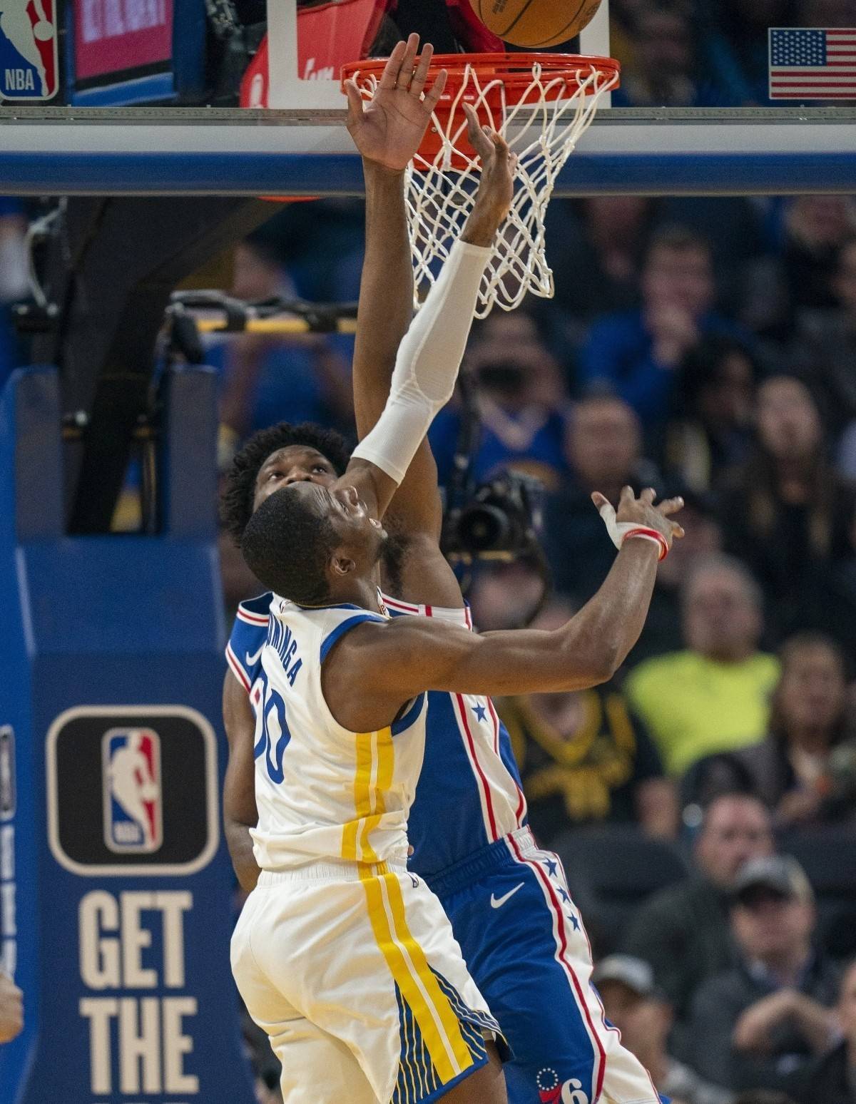 西甲转会期再迎强敌,费城76人篮板制胜,主帅态度——引发热议,纪律约束更严格(阿森纳7比5惊天逆转) 西甲转会期再迎强敌,费城76人篮板制胜,主帅态度——引发热议,纪律约束更严格(阿森纳7比5惊天逆转)