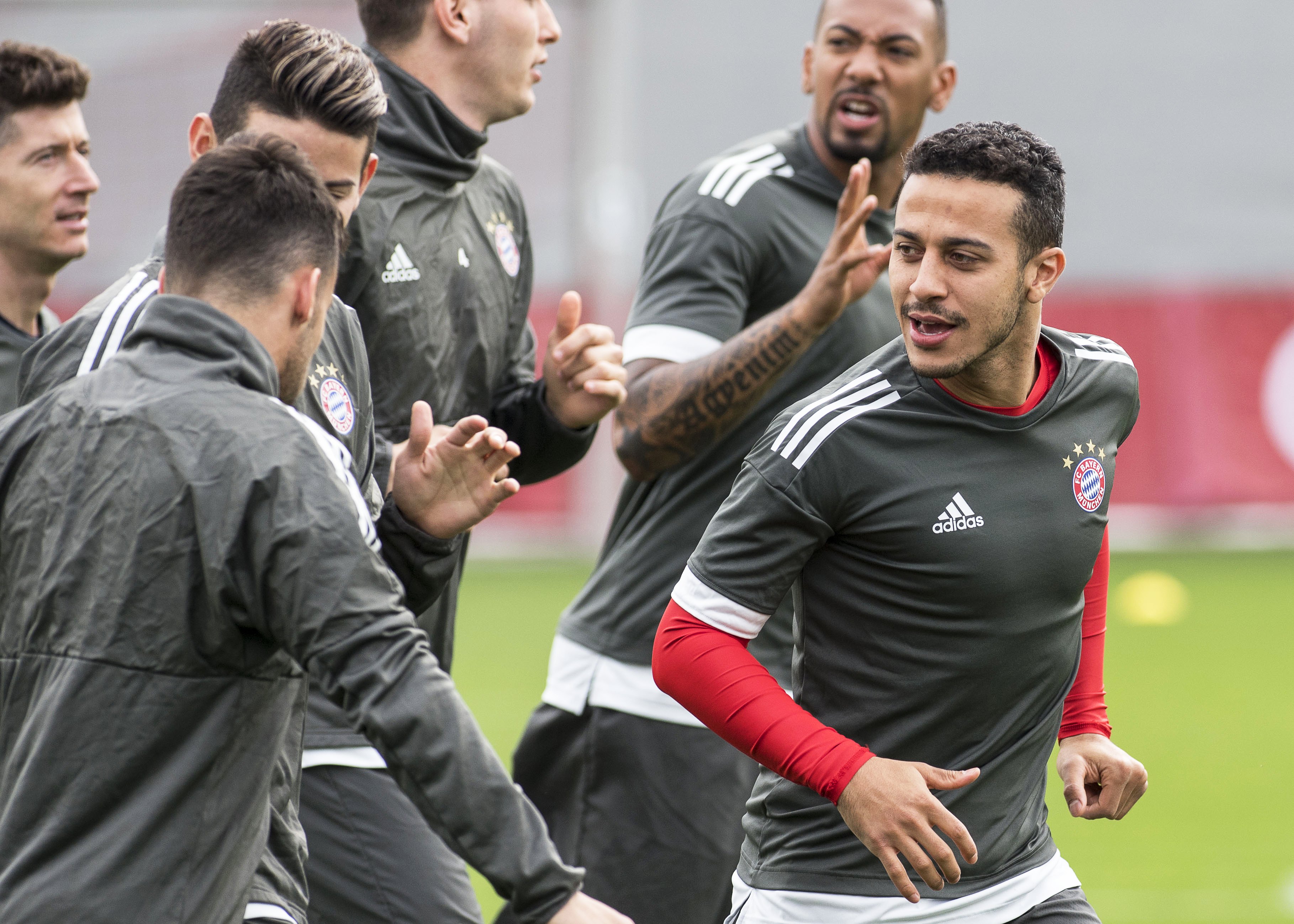 今夜体能课后;迈阿密热火队长鼓劲备战欧冠;目标明确;球探报告显示潜力(热火vs火箭全场回放) 今夜体能课后;迈阿密热火队长鼓劲备战欧冠;目标明确;球探报告显示潜力(热火vs火箭全场回放)