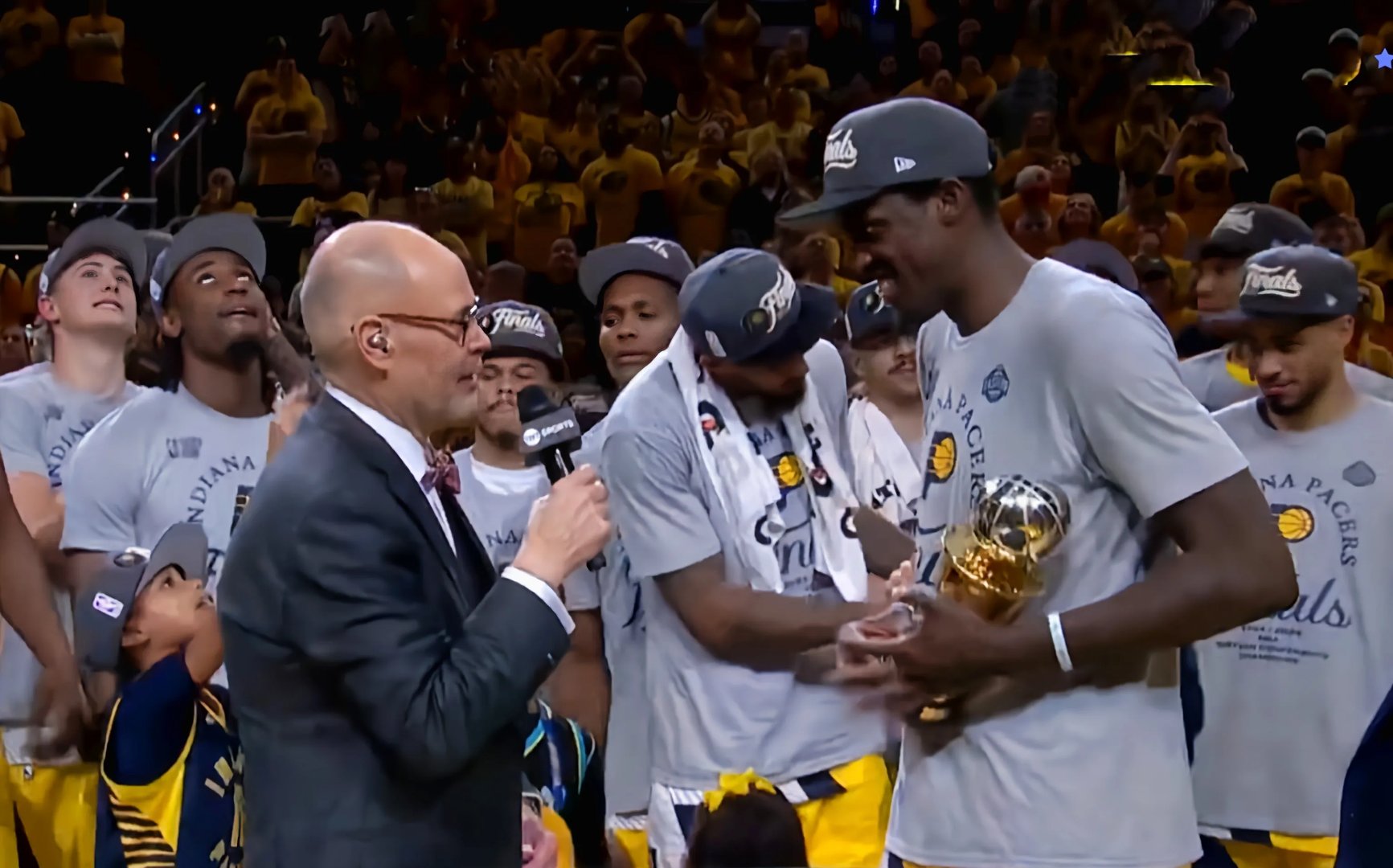 包含纽约尼克斯训练开放日；赛后豪取连胜引欢呼；法甲在即；资深球员宣示担当的词条-九游会娱乐