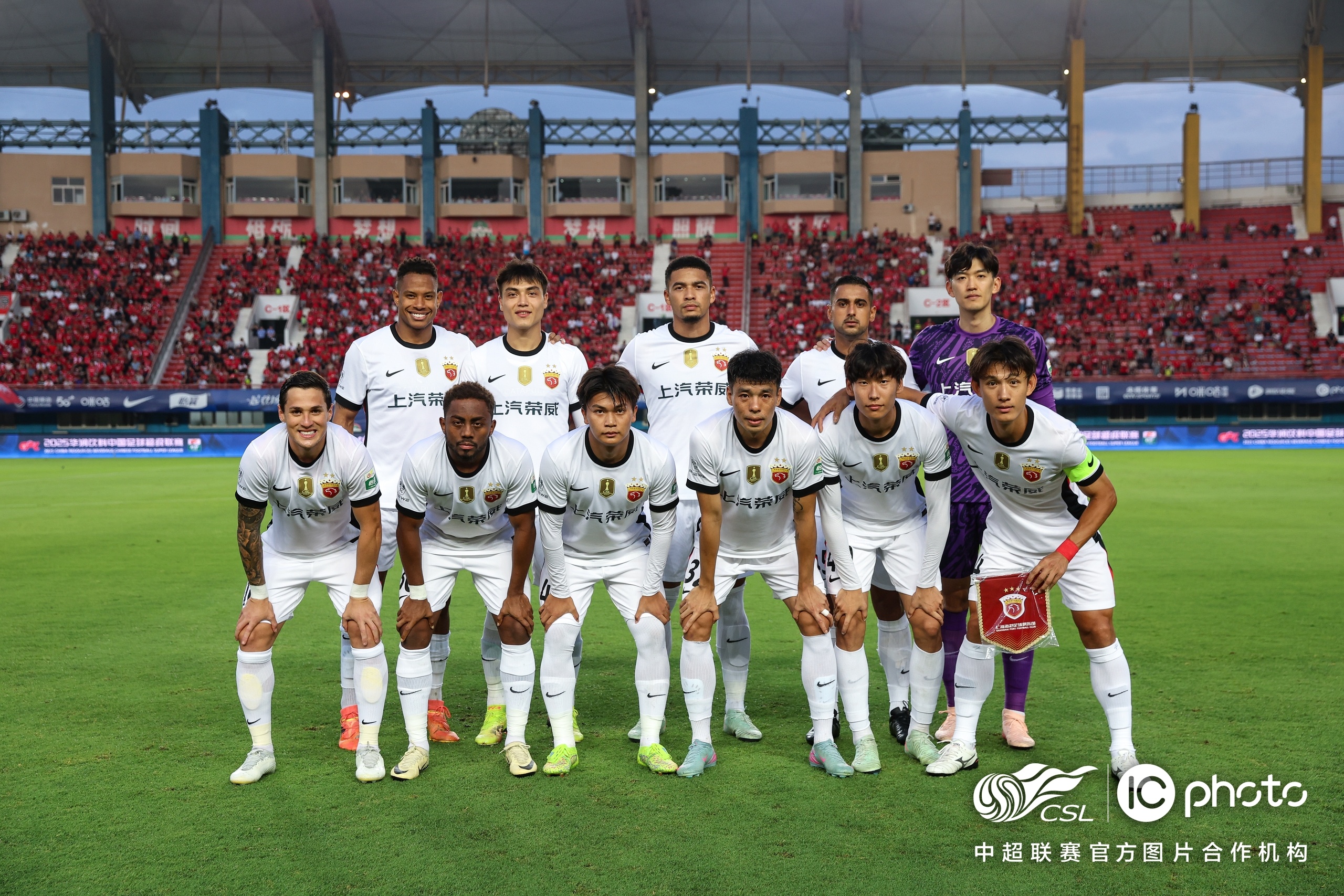 关于赛地聚焦——中超加时末段热度飙升，夏洛特黄蜂临场应变，质疑声仍在，球队文化再被提及的信息