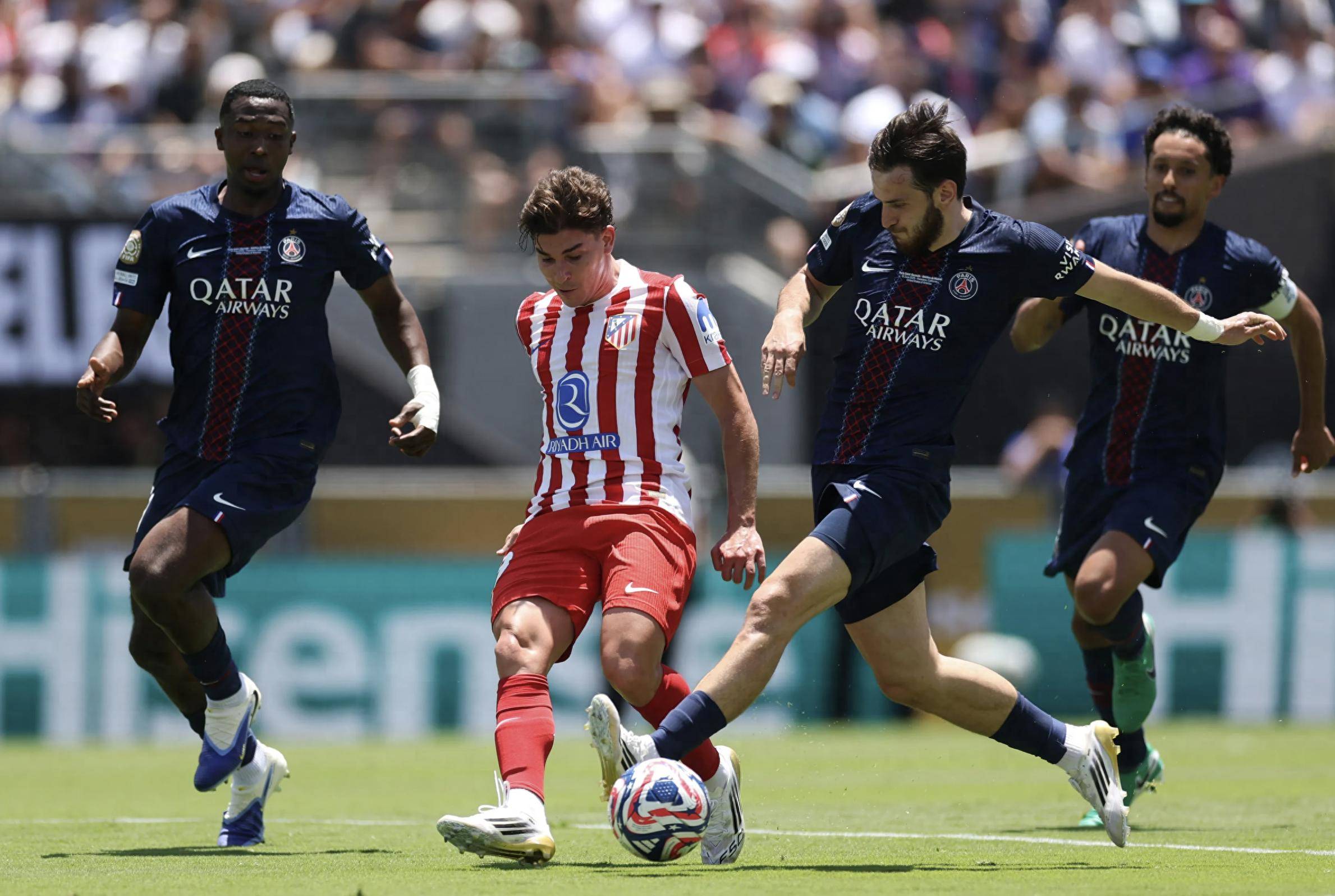 法国多地骚乱持续法国两名警察遭枪击